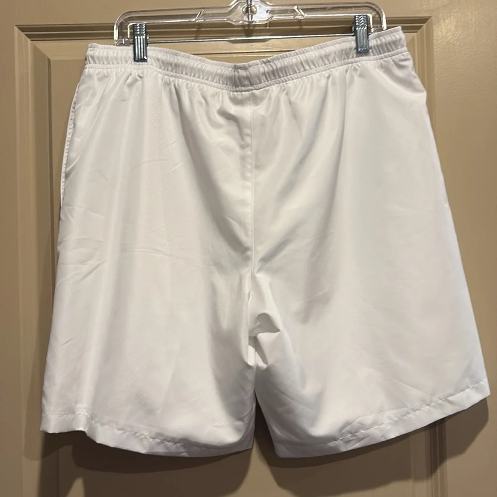 Lacoste Sport Relaxed Fit Shorts - Picture 2 of 3